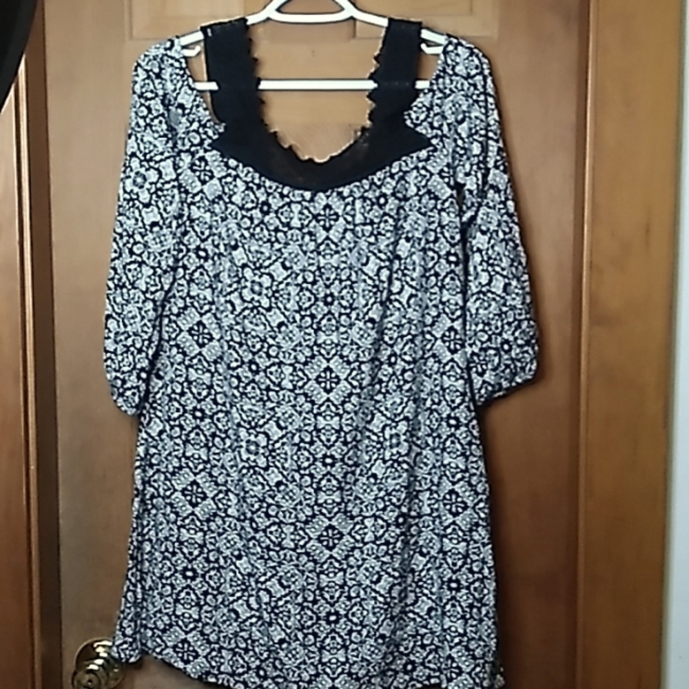 Xhilaration Black and White Boho Cold Shoulder Dress Size S
